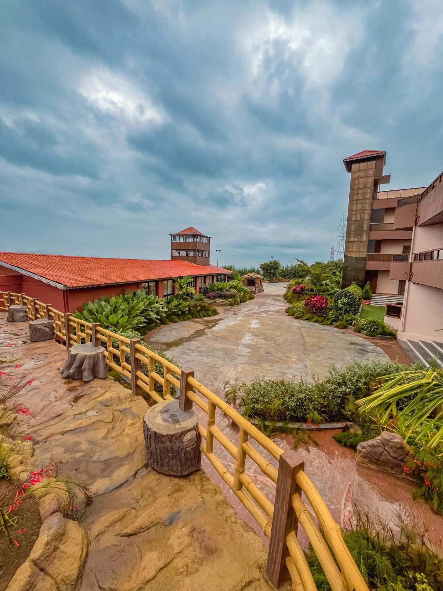 Regenta Bharti Amusement & Adventure Resort Pune, Urulikanchan Uruli Kanchan Bagian luar foto